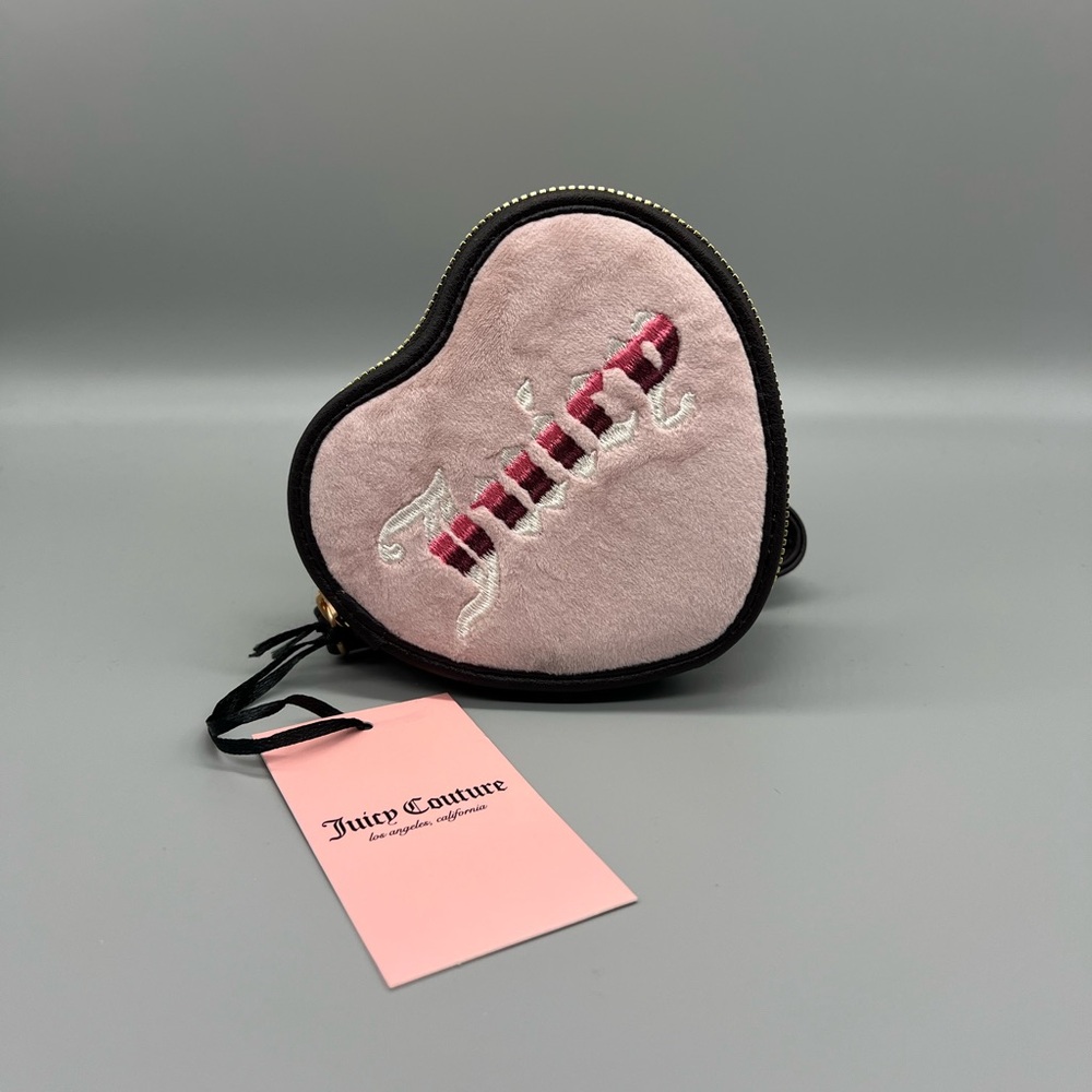 Juicy couture retro vibe heart zip around wristlet wallet